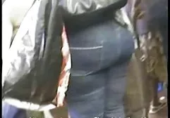 Anh chàng bắt quả tang cô gái khi cô ấy thủ dâm một cách trơ trẽn và không biết xấu hổ trong nhà tắm, trong buồng tắm. Anh ta đặt cô ấy ung thư và bắt đầu đụ gần bức tường, sau đó họ đi vào bồn phim sec gai to tắm và dựa vào bể sục tiếp tục