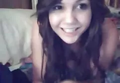 Một cô gái gầy đến từ St.Petersburg, gặp gỡ hai chàng trai và nhìn cách các thành viên của họ phồng ra khỏi quần, hiểu họ muốn gì. À, cô ấy cũng phim sec gai tu suong không ghét quan hệ tình dục, họ càng có nhiều thành viên cần