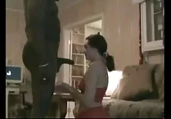 Chó cái đi tiểu nơi công cộng sec hang dep