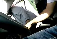 Anh tài pim sec gai xinh xế taxi hôm nay có một ngày khá nóng, vì anh ta chuyên chở những chú gà con đặc biệt trẻ trung và quyến rũ