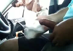 Một cô gái tóc vàng ﻿sec gai xinh với một âm đạo cạo đèn một người