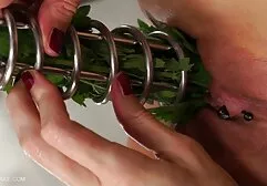 Natasha gai xinh chat sec Nice đã sắp xếp một cuộc triển lãm cá nhân về bộ ngực của mình