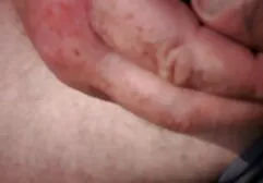 Sau khi đưa con chó cái trong ung thư trong công viên, người đàn ông đụ sec dit gai xinh cô ấy cứng trong đít với con cặc dày của anh ta