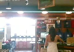 Người đấm bóp có kinh nghiệm thích đôi chân thon thả của Babe sec gai dep trong dầu