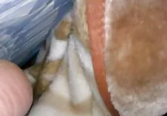 Natalie Portman mặc quần bó vào, kê gối phim sec gai chan dai giữa hai chân và bắt đầu địt