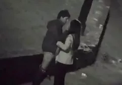 Một cô phim sec gai to gái tóc nâu xinh đẹp trong chiếc váy ngắn trêu đùa với những đường cong của mình và từ từ cởi quần áo, cô ấy bắt đầu chạm vào âm hộ của mình và muốn đưa mình lên cực khoái