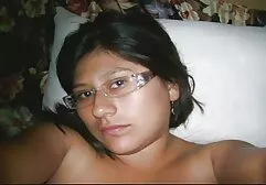 Bạch Tuyết, dính chặt anh sec gai xinh môi mình vào dương vật dày của một nam thanh niên, vẽ nguệch ngoạc cho anh ta một màn thổi kèn tuyệt vời, và những chú mèo con giật bắn người khổng lồ của họ trong sung sướng sung sướng