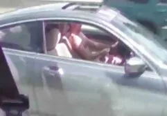 Một cô gái điếm dễ thương tạo dáng ngon anh sec gai dep lành gần cây cột rồi đi xuống với bọn da đen và họ đăng ngay vào miệng