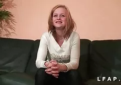 Các chàng chị một trẻ châu á, phụ nữ và phim sec gai tu suong nhỏ giọt tinh trùng trên môi của anh ấy