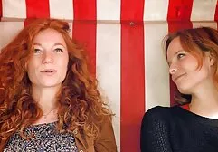 Hút vòi nước và bôi nhọ phim sec xinh cum trên tits