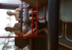 Làm tại anh gai xinh sec nhà Mẹ kiếp trên đi văng với một bạn gái