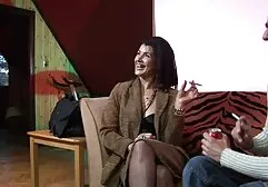 Anh chàng đã gặp một cô girl xinh sec gái có bộ đệm khủng, lúc đầu anh ta chỉ chụp ảnh cô ấy, sau đó anh ta mời cô ấy về nhà, nơi anh ta bắt đầu quấy rầy cô ấy