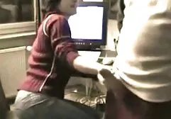 Xoa bóp của gai xinh sec một trẻ L. từ một nhẹ nhàng mát-xa