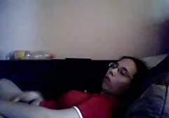 Vợ chê chồng nghiện rượu, con đĩ có thêm một cách cai rượu cho chồng hiệu quả. Vì vậy, cô ấy đã kéo quần của anh ấy ra và bắt đầu bú dương vật mềm mại của anh xem phim sec gai xinh ấy