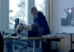 Trẻ tóc nâu Adria Rae đặt cược anh chàng và sec gai cuc xinh làm ra một cuộc tranh cãi với tình dục