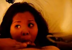 Một vũ công sec hang dep da đen ngon ngọt, sau khi biểu diễn vũ nữ thoát y quyến rũ trước một nhóm đàn ông ham muốn, sẵn sàng đồng ý tiếp tục một bữa tiệc khiêu dâm và nuông chiều các thành viên quyền lực của họ bằng miệng và âm hộ của cô ấy với một khoản phí