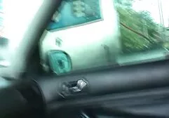 Một người đàn bà có kinh nghiệm thích ghé qua một câu lạc bộ đàn ông, nơi bạn không chỉ có thể uống sec gai nung lon vài ly rượu mạnh mà còn có thể hạ gục hai con điếm châu Á