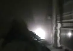 Cô gái cởi đồ thể hiện sự sec gai nung lon quyến rũ của mình, dọc đường và ngậm vào ngực tinh trùng nóng hổi của người điều hành