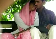 Cô sec gai cuc xinh dâu phấn khích trước mặt chú rể