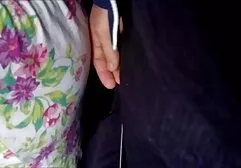 Một cô gái trẻ tóc vàng đã sec hay gai dep vắt kiệt âm vật của mình