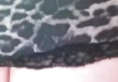 Nóng tóc vàng anh gai xinh sec y tá tự giật tắt trong ghế