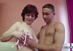 Hai sinh anh sec gai viên đã chọn nghiên cứu lesbo