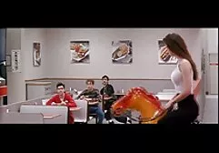 Cô gái xem phim khiêu dâm, lấy máy phim sec gai net rung và tự đụ