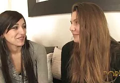 Redhead chó cái hút một tinh phim sec gai tu suong ranh dính trong tường