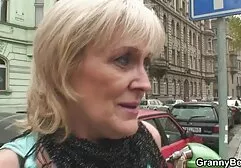 Sexy gà con dữ dội hút sec xinh một mỡ vòi nước và chị với một người