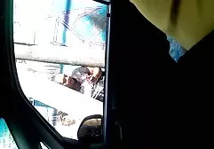 Một con đĩ quyến rũ, hừng hực dục vọng, vò nát bầu sữa to tròn của mình, quần lót của cô ấy ướt đẫm, và cô gái liếm ngón tay và phim sec dep bắt đầu vuốt ve âm hộ ngọt ngào của mình với chúng