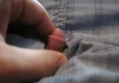 Cô gái tôn sùng thực sự muốn tấn công anh chàng dưới gầm bàn trong quán bar, và sau đó bạn của cô ấy đã đến và cùng nhau họ tìm cách phối phim sec gai net giống anh chàng để làm tình công khai