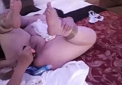 Brunette masturbates ở phía trước phim sec dep của những gương