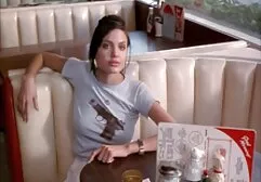 Hai anh chàng thuyết phục cô gái tóc vàng cho một nhóm quan sec gai sinh hệ tình dục mà không gặp bất kỳ vấn đề gì