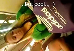 Mỡ tóc vàng với lớn tits giật tắt cô ấy lồn với một dildo girl xinh sec