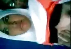 Trưởng sec gai to thành tóc vàng trong vớ masturbates