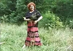 Sừng cutie cums phim sec gai mup trên một lớn đồ chơi