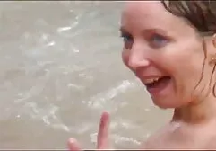 Một cô gái đam mê trên taxi đã nâng một người đàn ông da đen xinh đẹp và địt nhau với anh ta trong anh sec gai rừng